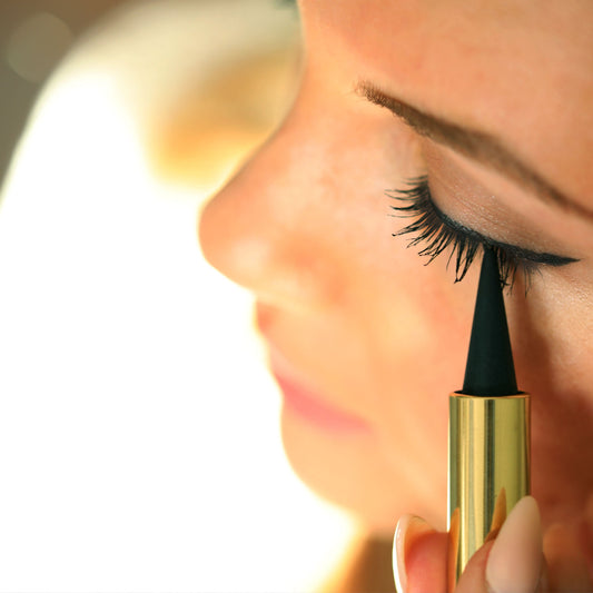 No. 100C Kajal Khol Schwarz Cold Lakshmi